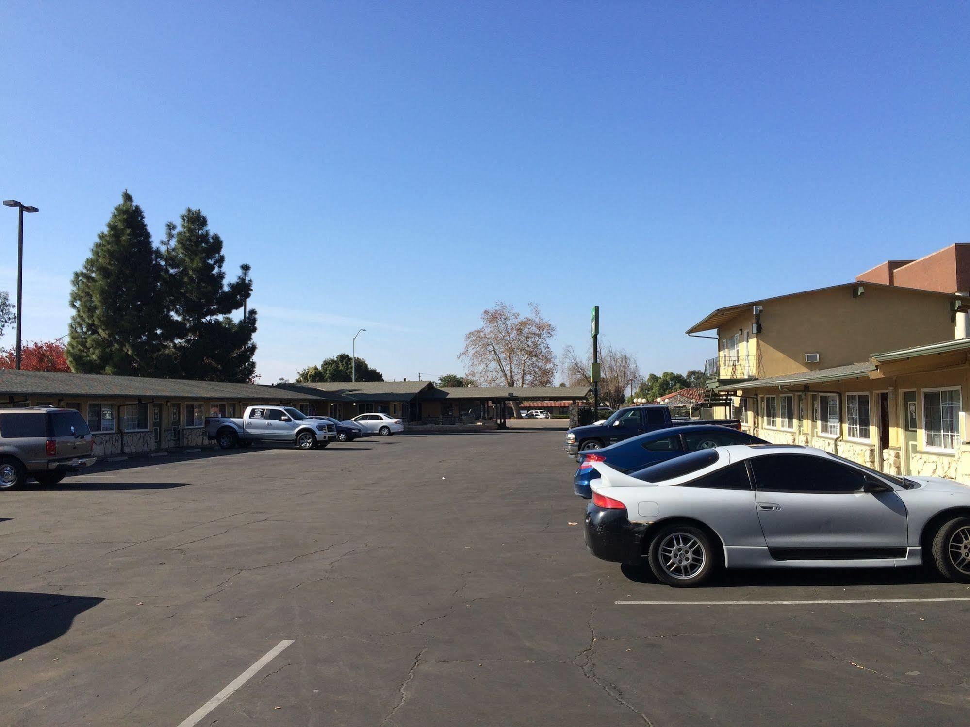 Town And Country Inn Santa Maria  Exterior foto